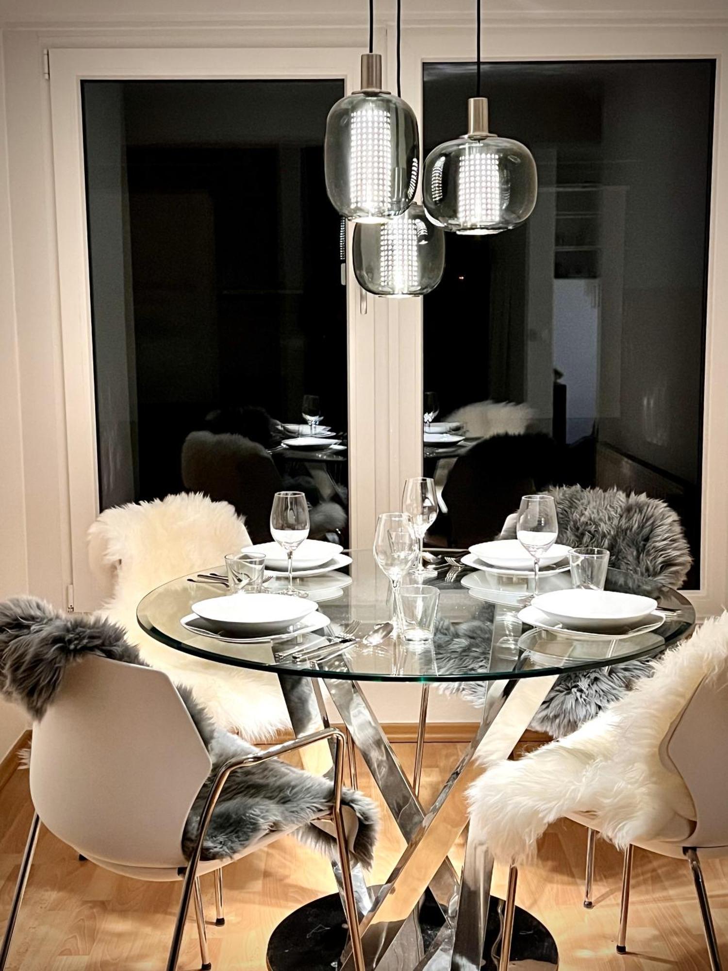 Penthouse Wolkenplatz 55 Qm -- Grosse Dachterrasse, Kostenfrei Garage Und Wlan, Ebk, Smart Tv, Haltestelle Stadtbahn 100 Meter -- Perfekt Fuer Geschaeftsreisende Und Familien * Hannover