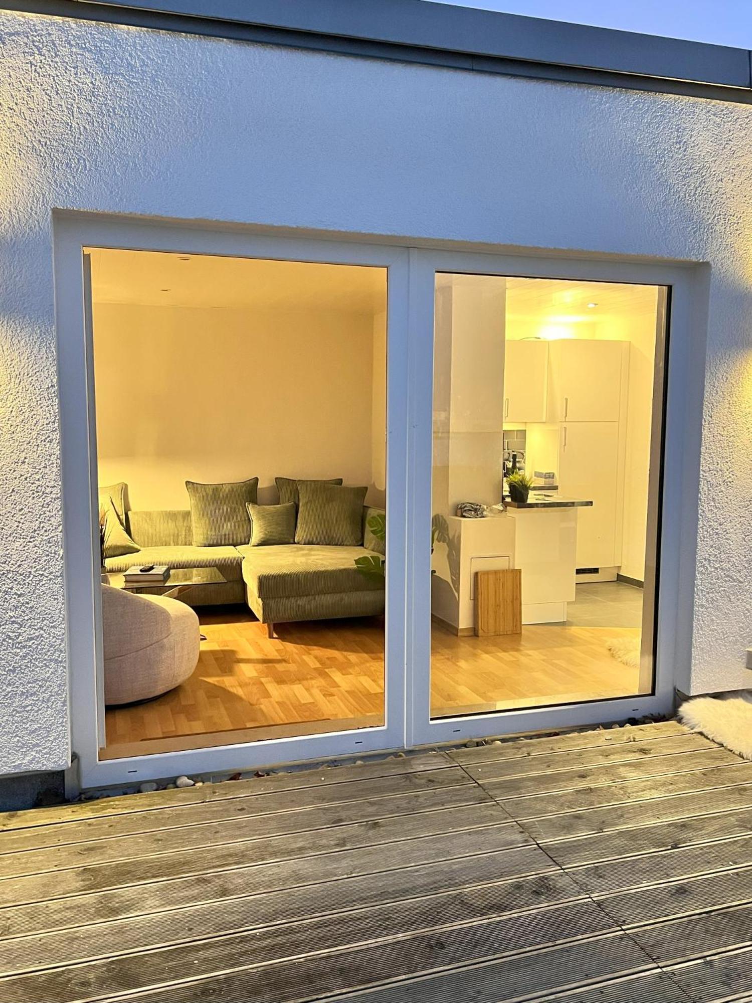 Penthouse Wolkenplatz 55 Qm -- Grosse Dachterrasse, Kostenfrei Garage Und Wlan, Ebk, Smart Tv, Haltestelle Stadtbahn 100 Meter -- Perfekt Fuer Geschaeftsreisende Und Familien *
